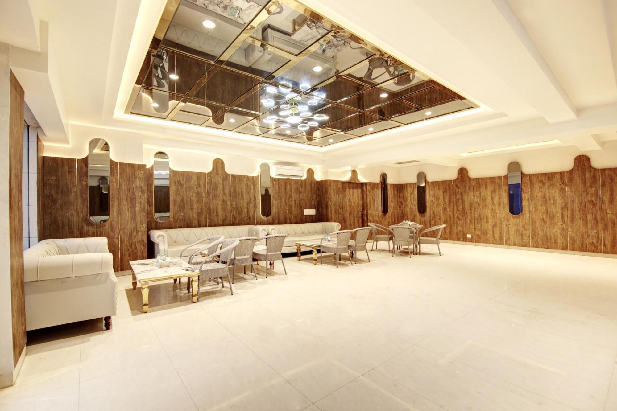 Marks Hotel & Banquet نويدا المظهر الخارجي الصورة