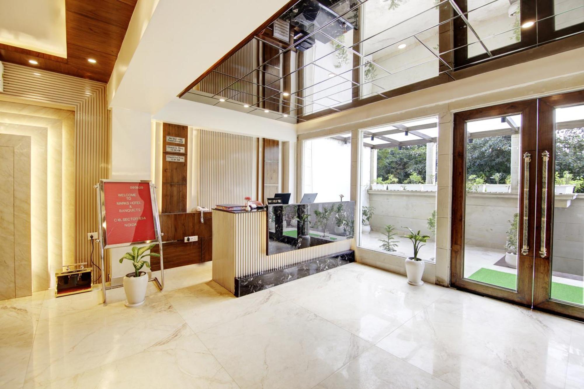 Marks Hotel & Banquet نويدا المظهر الخارجي الصورة
